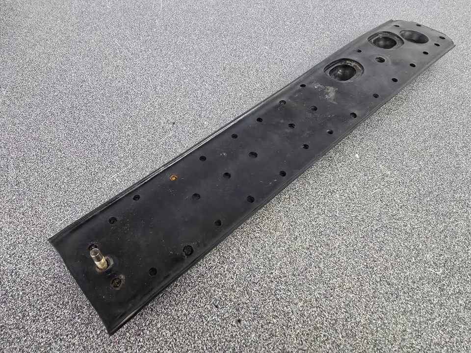 NICE USED ORIGINAL PORSCHE 911 930 LEFT REAR BUMPER RUBBER IMPACT STRIP — 第 4/4 张图片