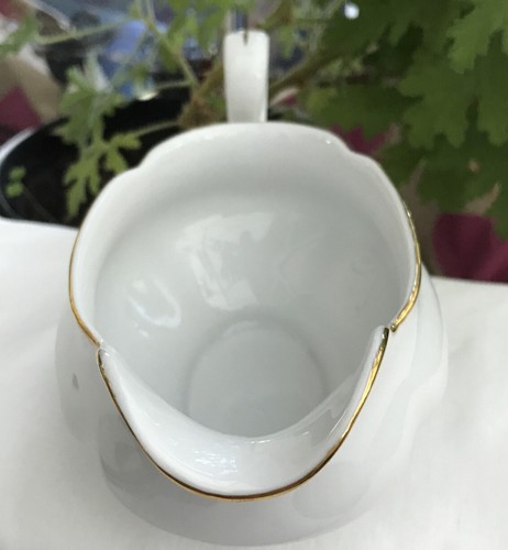Gravy boat, Bohemia, Czechoslovakia, white porcelain with gold borders, footed - Picture 13 of 15