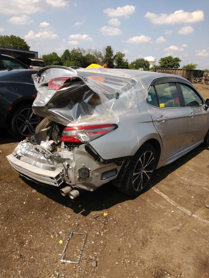 2018 Toyota Camry OEM White Seat Belt 7321006420C1 99000 Miles Used Foto 4 de 4