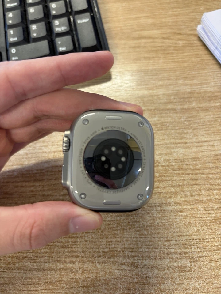 Apple Watch Ultra 3, photo 4 of 5