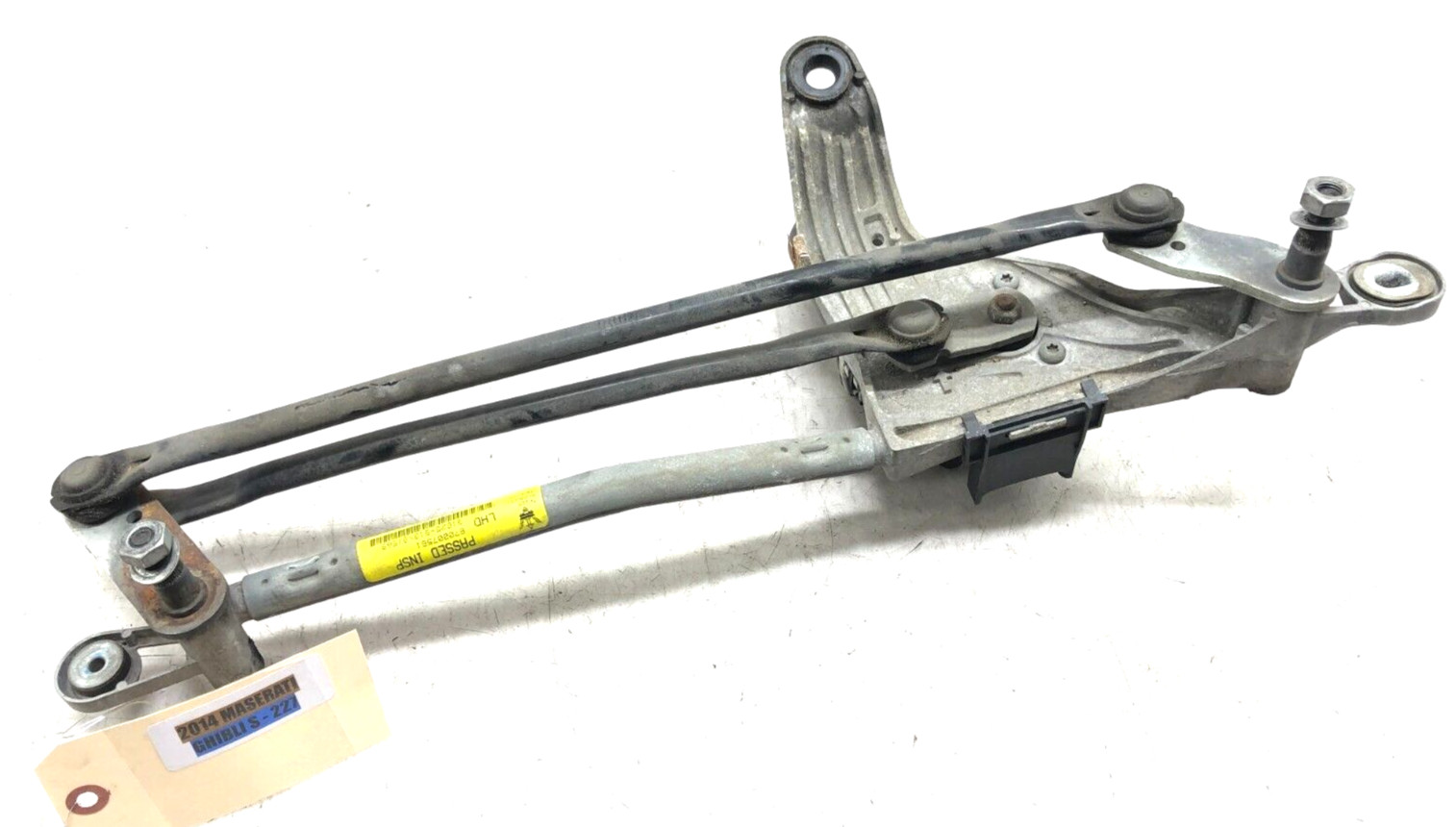 2014-2020 MASERATI GHIBLI WINDSHIELD WIPER TRANSMISSION LINKAGE W/ MOTOR OEM.
