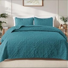 Quilted Teal 3-Piece Bedding Set - King Size - Includes Quilt  2 Pillow Shams