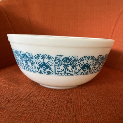 vintage PYREX Mixing Bowl Blue Horizon #403 2.5 qt Cinderella Ovenware 1960s