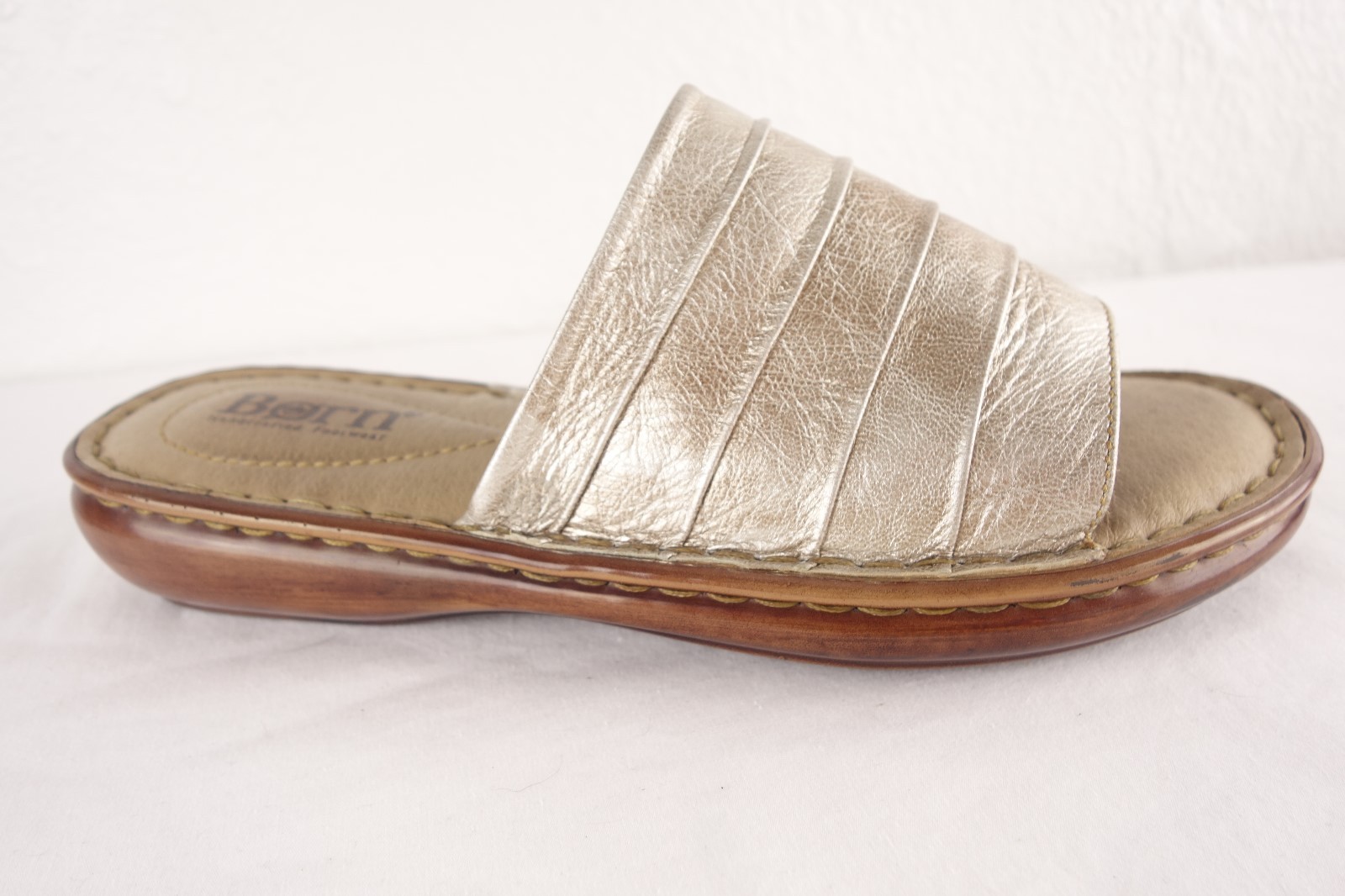 Born gold Leather Slides Sandals Flats shoes Women's 9 40.5 Born gold Leather Slides Sandals Flats shoes Women's 9 40.5