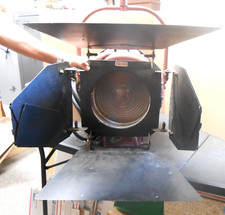 Vintage Mole Richardson Co. Spot Light No. 1350 Type 410 With Working Barn Doors