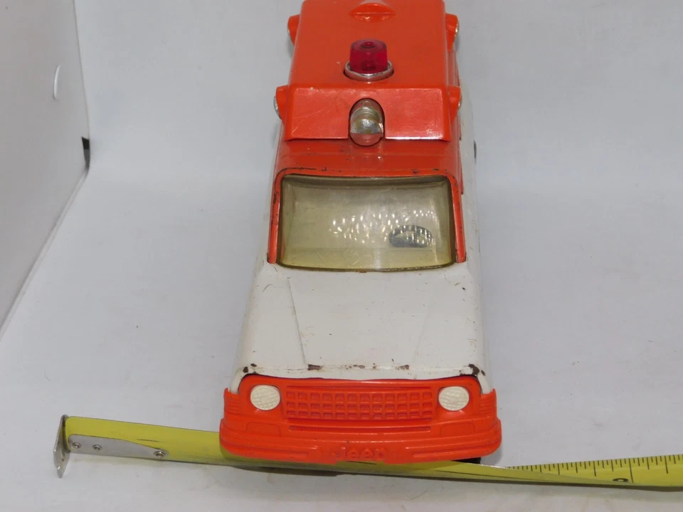 Ambulancia Jeep Wagoneer Tonka de colección 9" de largo acero prensado años 70 Foto 2 de 4