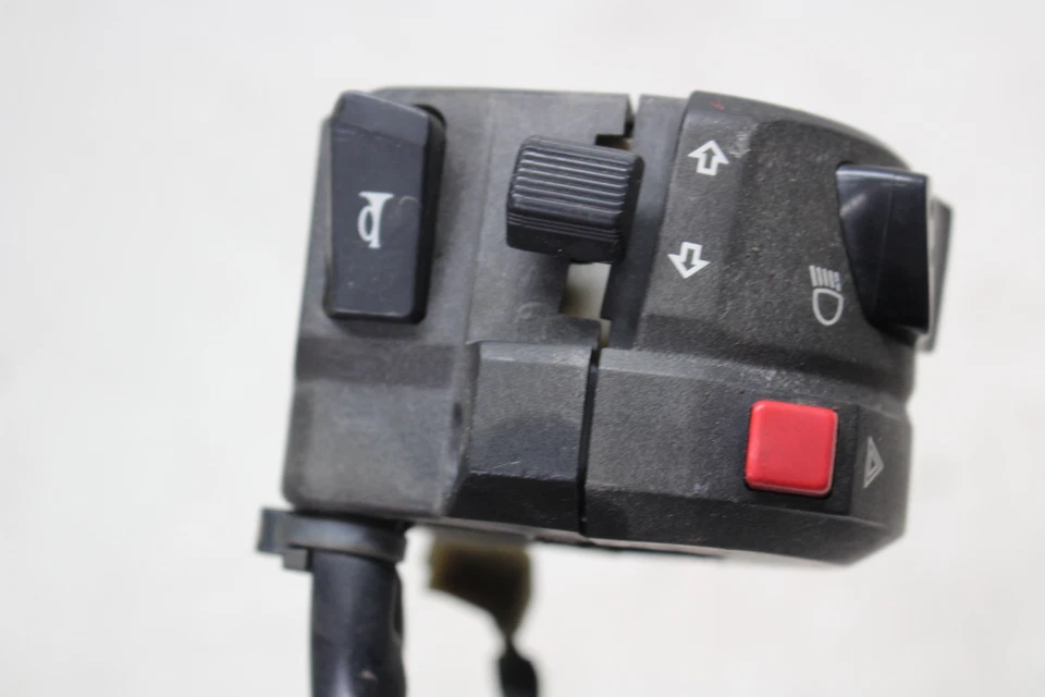 2008 SUZUKI KATANA 650 GSX650F INTERRUPTOR DE SINAL DE BUZINA ESQUERDA - Imagem 4 de 4