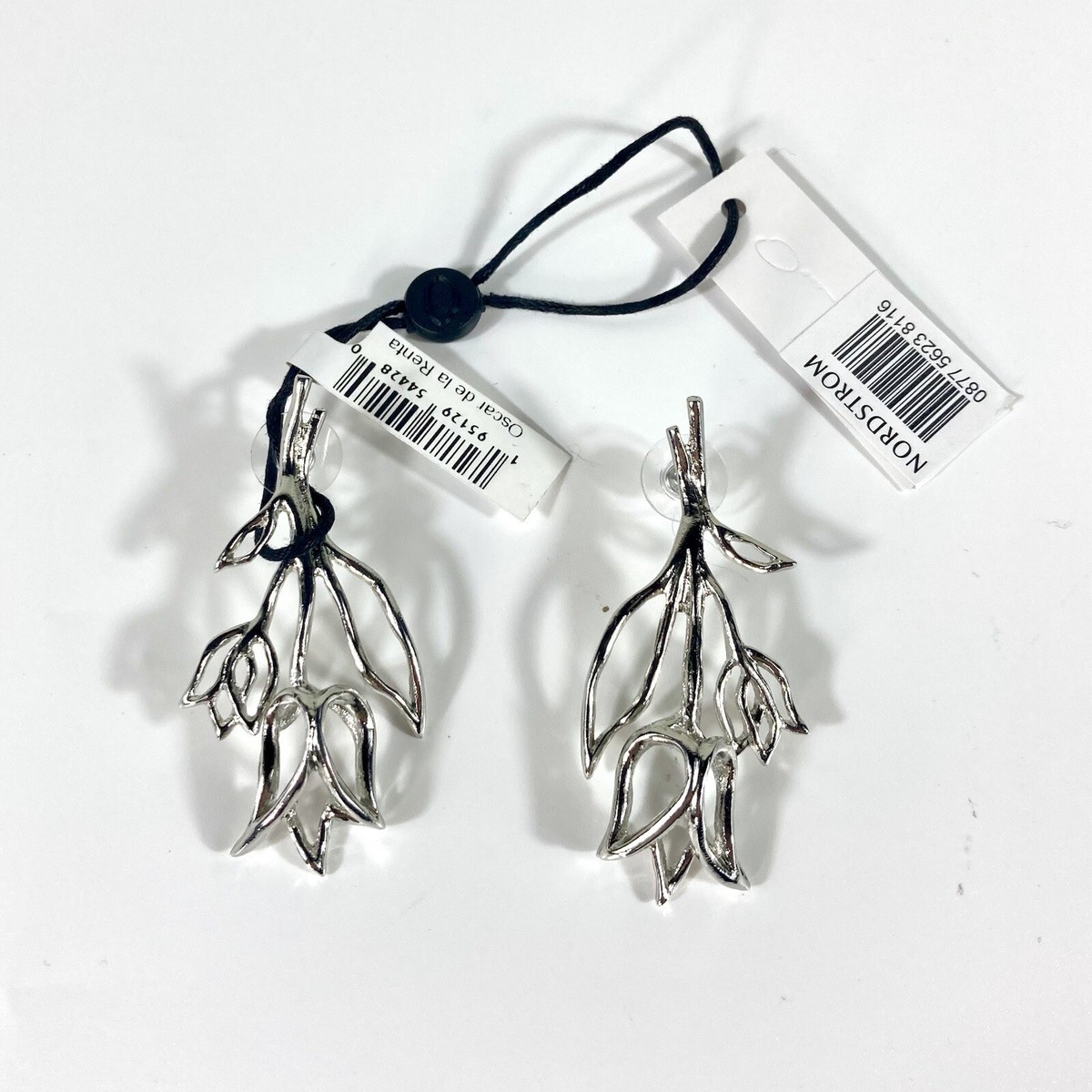 NWT Oscar de la Renta Floral Bouquet Drop Earrings Silver Color