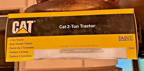 Cat 2-Ton Tractor Collectible Die Cast Scale Model Replica - Bild 5 von 6