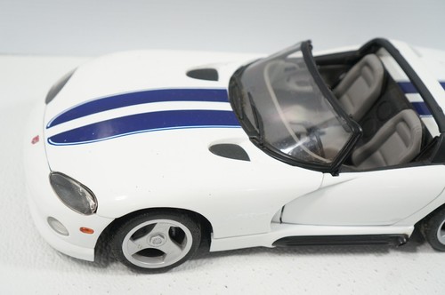 Anson Dodge Viper 1/12 White Blue Stripes Diecast Model Car - Picture 19 of 21