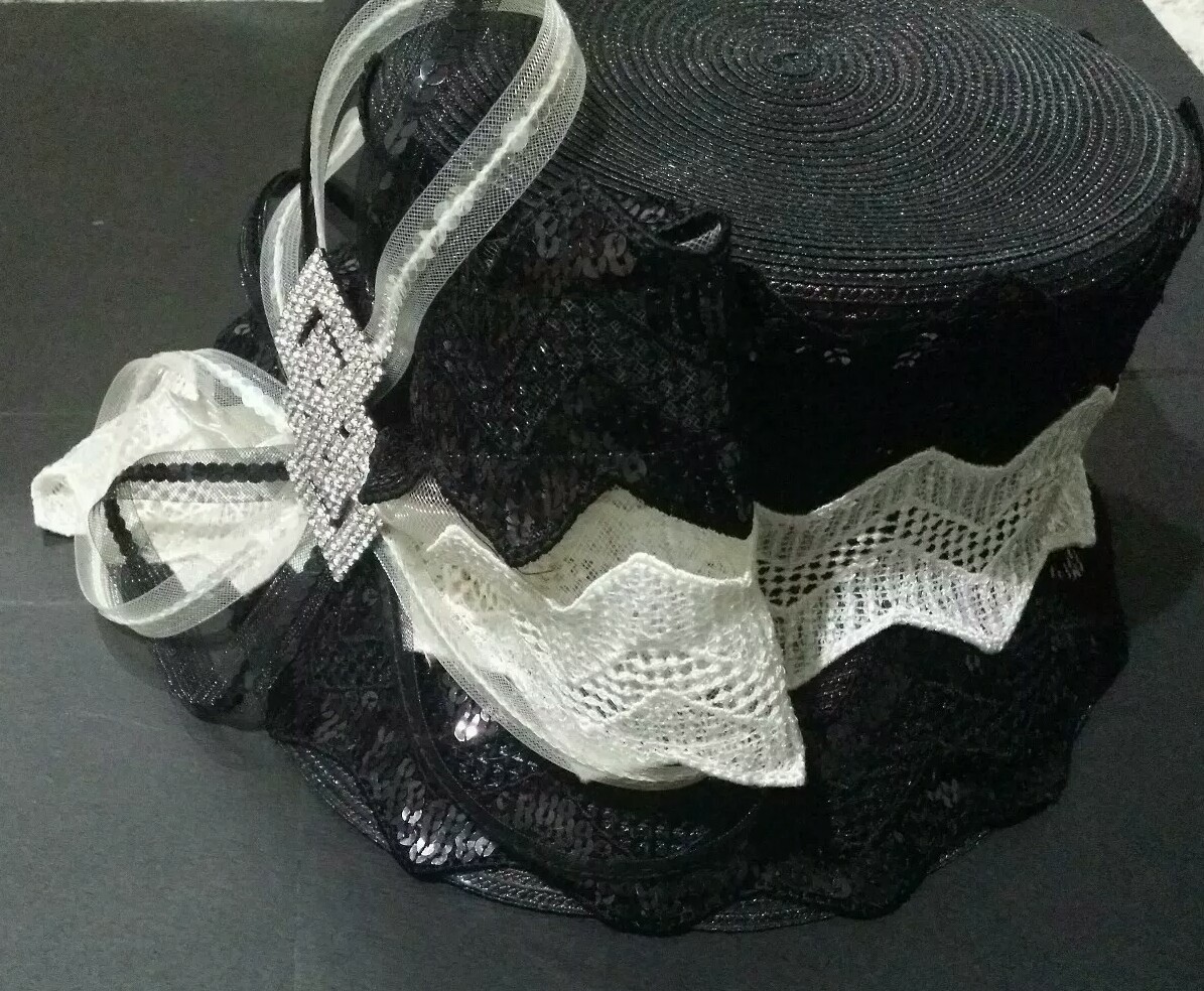 ?》Black/White Ms. Divine Rhinestone Lace Sequin Church  display picture 1