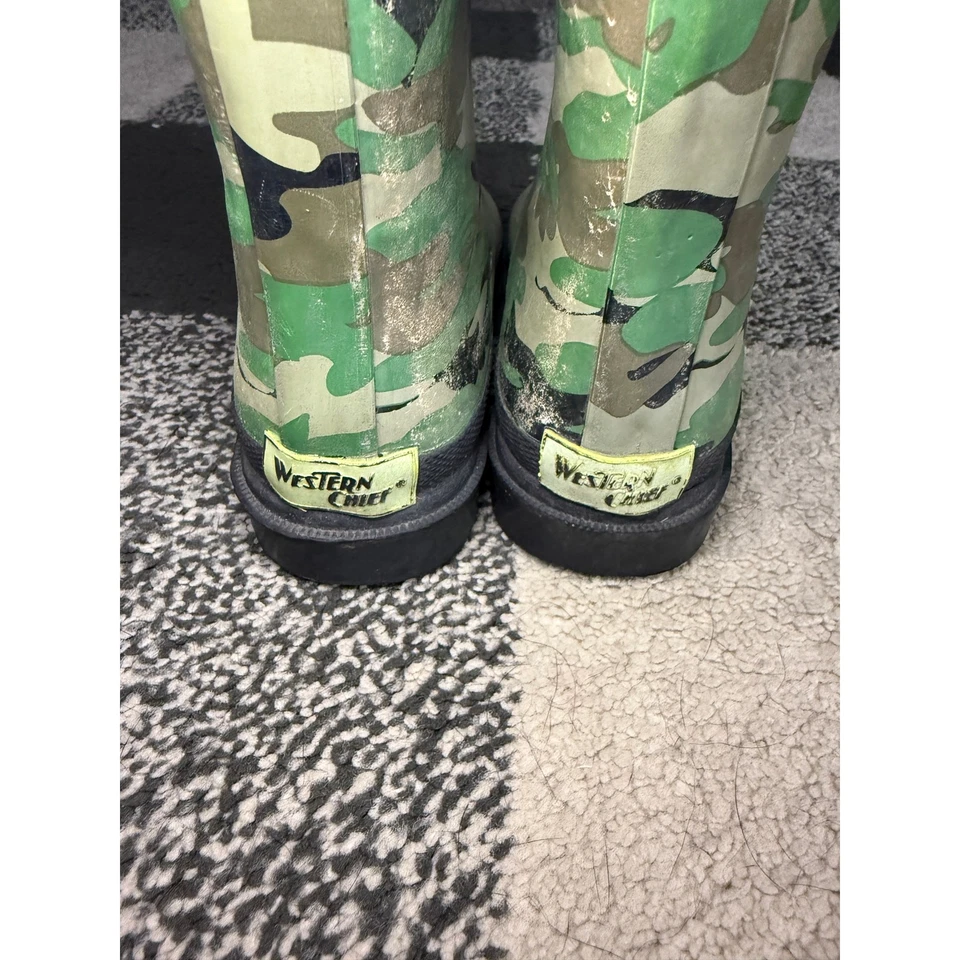 Western Chief Camuflaje Goma Botas de Lluvia Niños Pequeños 10 Gorpcore Exterior Foto 3 de 4