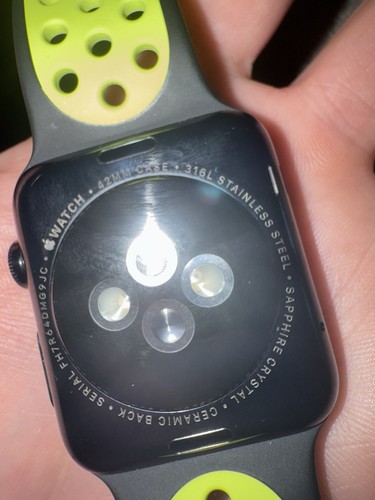 1st Gen Apple Watch With Nike Band 42mm (WORKS!) - Photo 8 sur 8