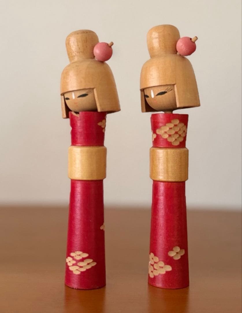 Noboru Hitomi Kokeshi Dolls Pair 15cm Red Floral Design Japan New