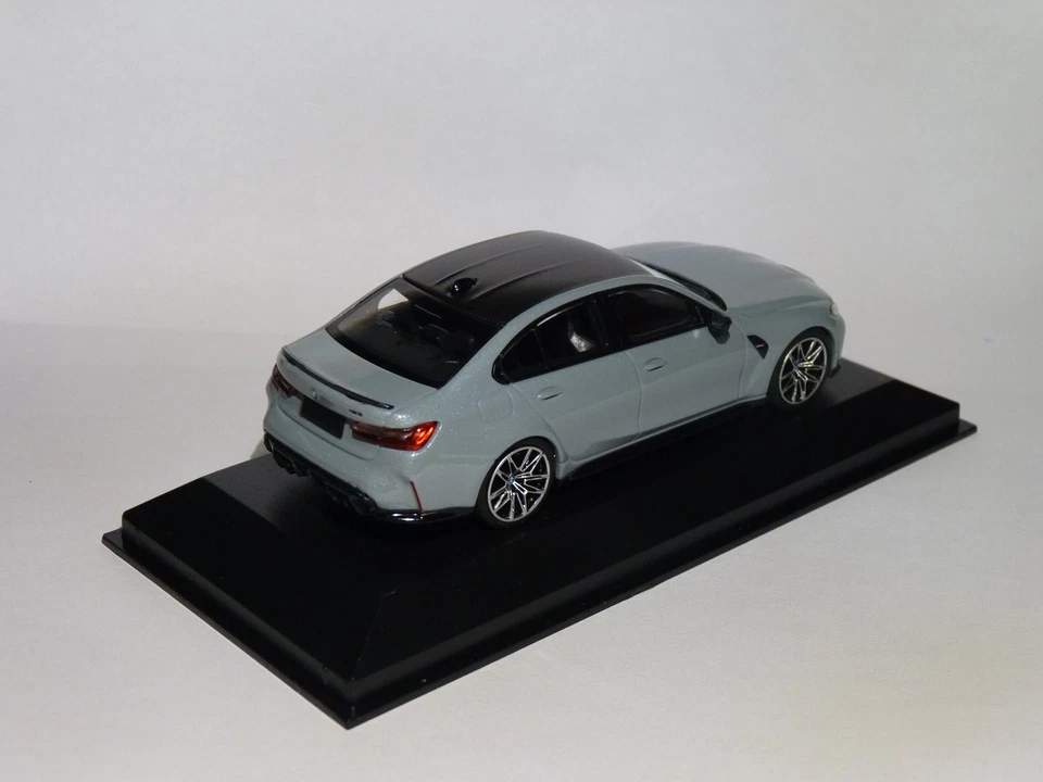BMW M3 Competition G80 de 2020 gris Brooklyn au 1/43 de Minichamps 410020206 - Photo 4/4
