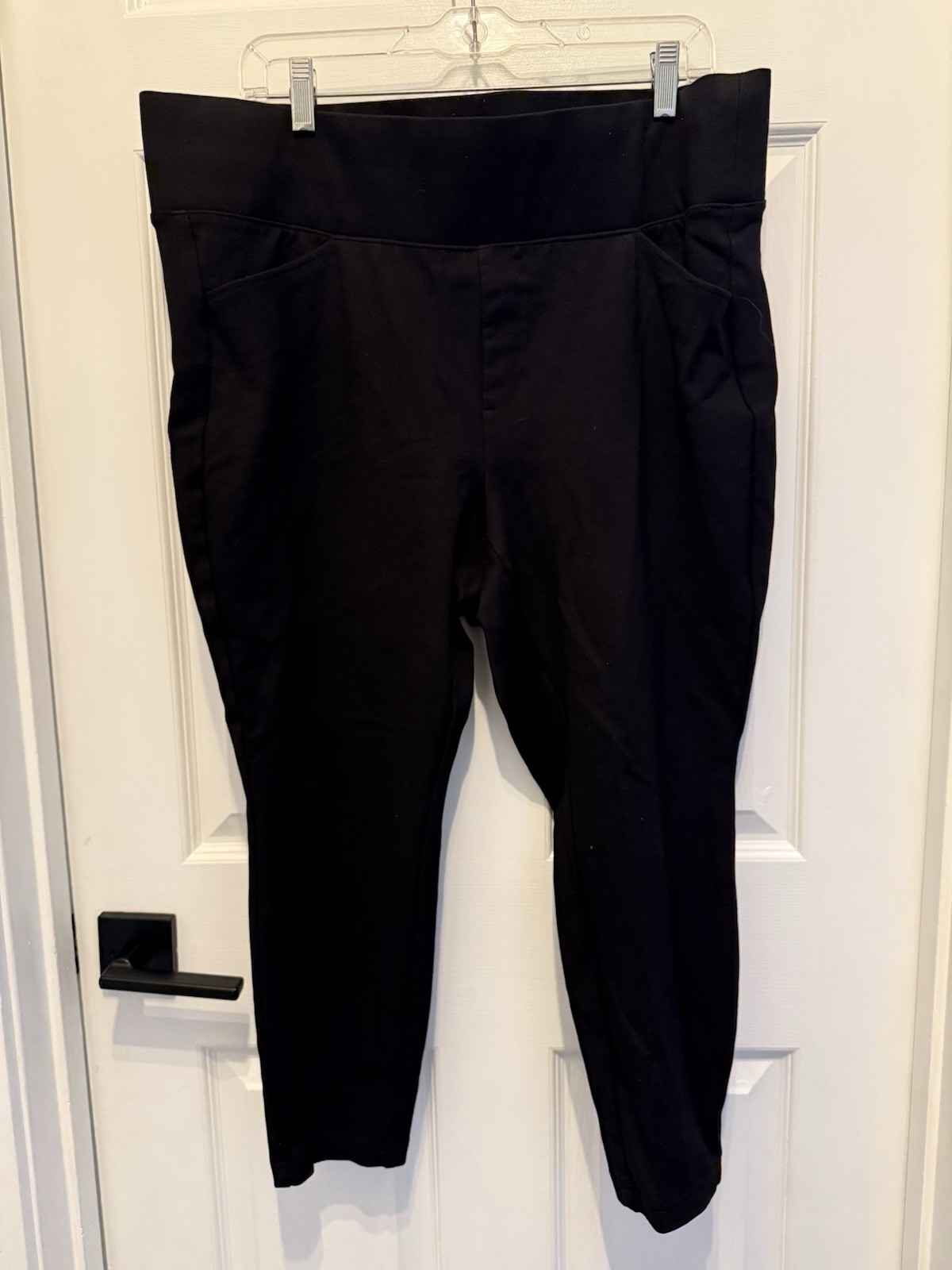 Torrid Pixie Black Plus Size Career Pull On Cropp… - image 2