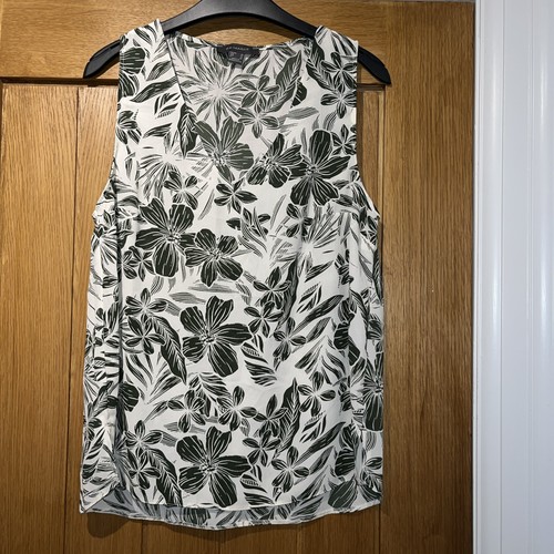 LADIES SLEEVLESS TOP SIZE 14,GREEN/ WHITE ,FLORAL PATTEN ,PRIMARK ,USED .