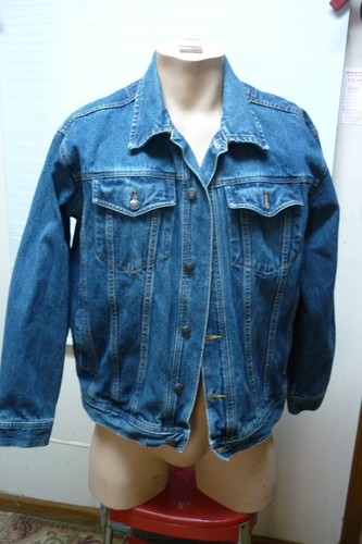 DENIM GEAR JEAN JACKET SIZE MED. HONG KONG