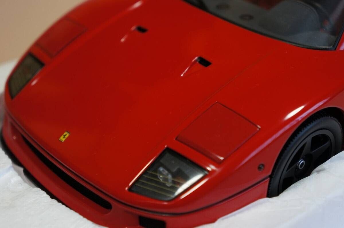 Kyosho 1/18 Ferrari F40 Light Weight LM Wing Red Hi-end Kyosho 1/18 Ferrari F40 Light Weight LM Wing Red Hi-end