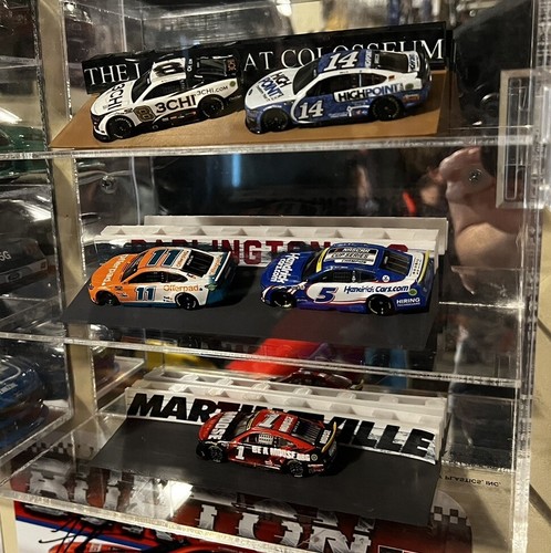 Nascar Cup Bristol Dirt Track DieCast Display 1/64 2022 Tyler Reddick Briscoe - Picture 5 of 5