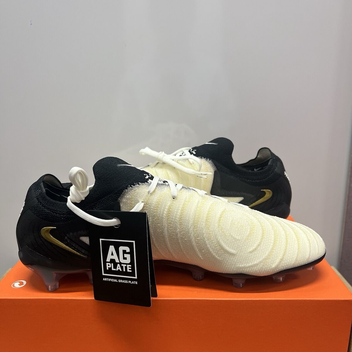 🔥 Size 11 - Nike Phantom GX II Elite AG-PRO White/Black 🔥 Size 11 - Nike Phantom GX II Elite AG-PRO White/Black