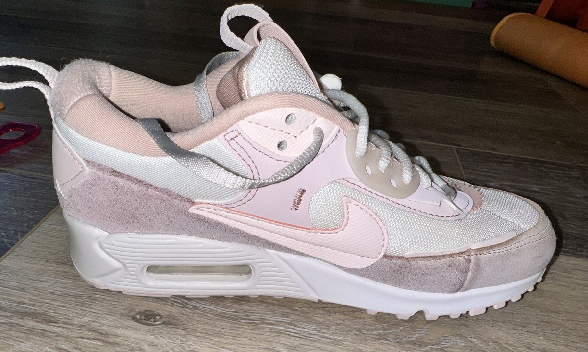靴 Nike Air Max 90 Futura 23cm Amazon.com | Nike Air Max 90 Futura Women's Shoes (DM9922
