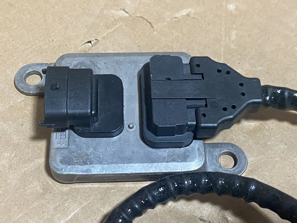 Sensor de oxigênio Mopar 05149216AA -- 2011-2012 motor Ram 3500 6.7L -- fabricante de equipamento original sem caixa - Imagem 2 de 4