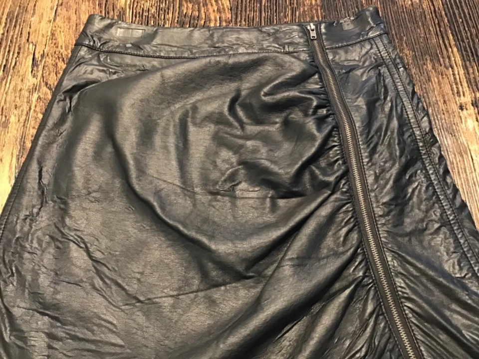 Falda deux par deux in petit monde Niñas Negra Imitación Cuero Cremallera Completa Talla 12 Años Foto 2 de 4