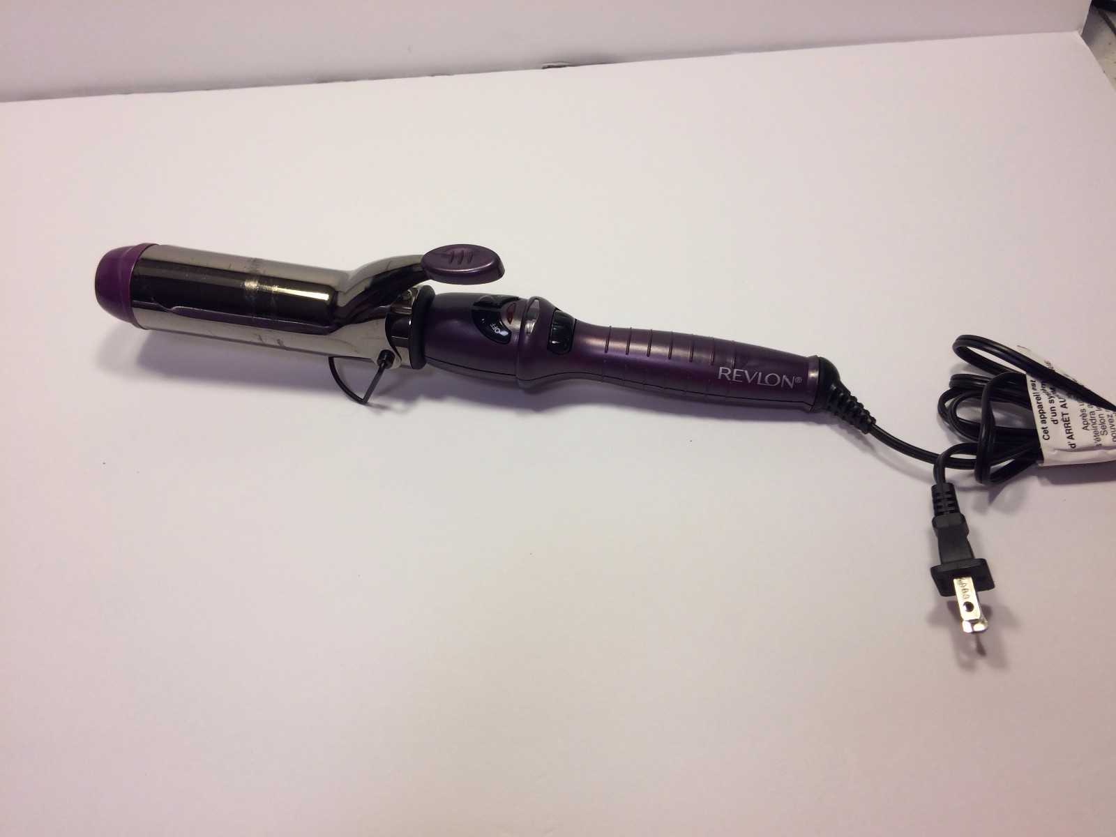 Revlon CurlStay Titanium 1.5 Inch Curling Iron for Long-Lasting Waves-image