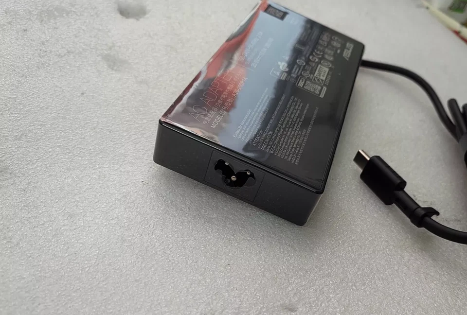 New Original ASUS ROG Zephyrus G16 GA605WV-XB96 A20-200P1A(CL:D) 200W AC Adapter - Image 3 of 4