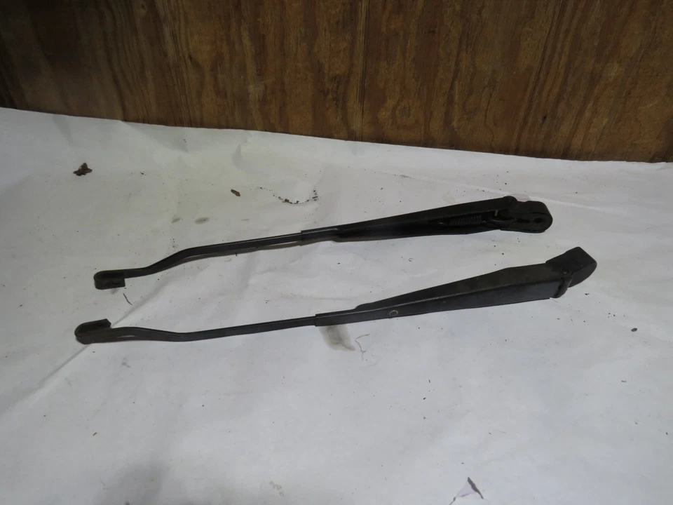 2000 NISSAN FRONTIER WIPER ARMS - Image 3 of 4