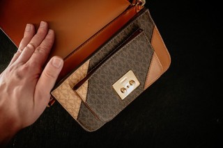 Michael Kors Umhängetasche MK Logo Braun Cognac Staubbeutel Original