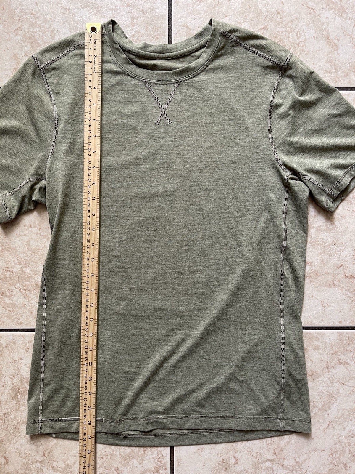 Lululemon Men’s Short Sleeve Medium Athletic T-Shirt Light Work Travel Sport Top image 9