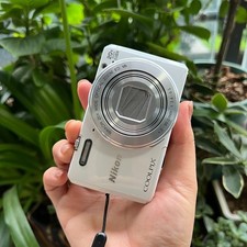 Nikon COOLPIX S7000 Digital Camera 16 MP 20x Optical Zoom English CMOS Sensor