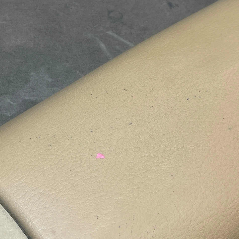 Оригинальная бежевая виниловая центральная консоль подлокотник крышка 14 дюймов для Dodge Durango Dakota 1998-2000 годов выпуска - Изображение 3 из 4