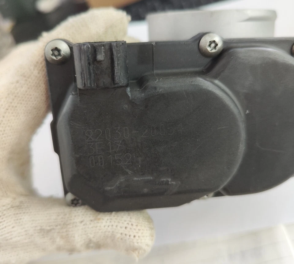 Corpo do acelerador genuíno para Toyota Camry 2002-2004 3.0L MR2 Spyder 2000-2002 1.8L - Imagem 2 de 4