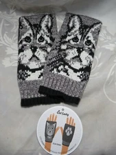 CAT LADY BOX FINGERLESS CAT GLOVES NEW WITH TAG GRAY, BLACK & WHITE