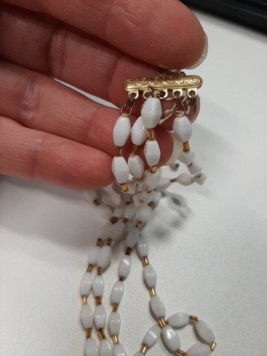 Vintage Milk Glass Beaded Necklace White Gold Metal Accents Damaged Multiple GB - Picture 4 of 4