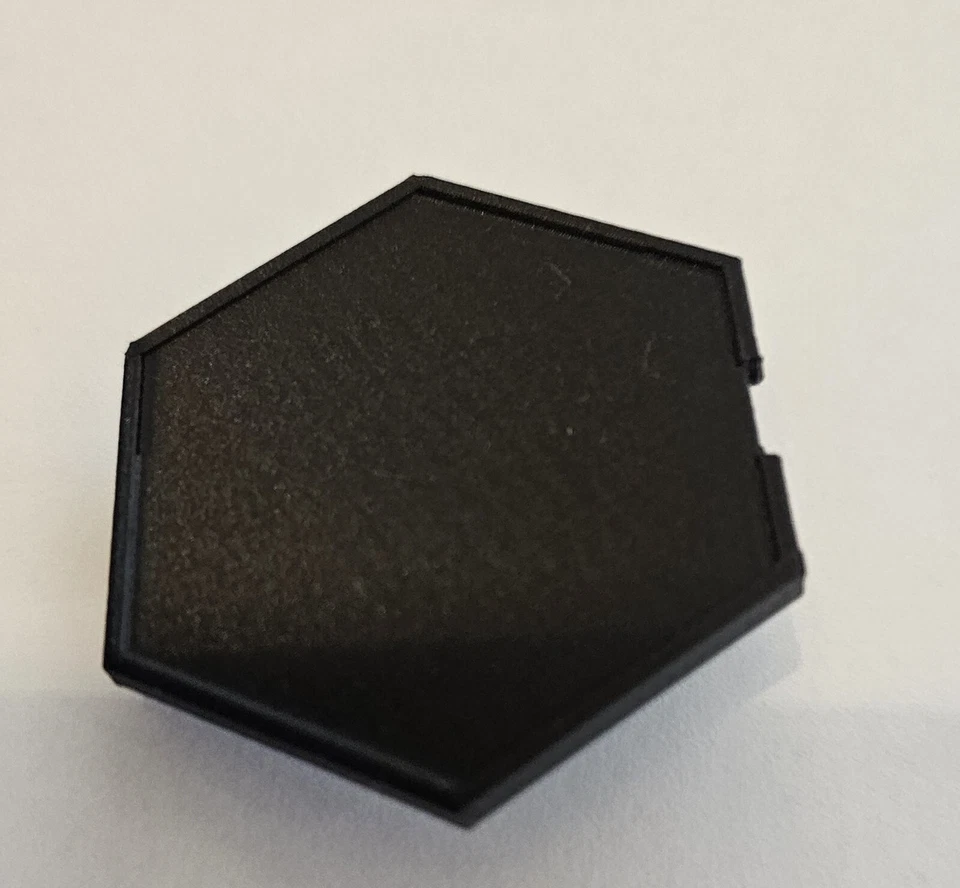 Emblem Piaggio zum Stecken 6-eckig 42x48mm für MP3, Beverly, Carnaby, X7, X8,X10 - Bild 4 von 4