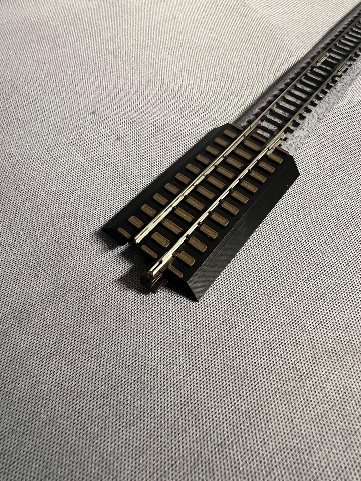 Mainline Railworks HOn30 Sectional Curve Track - Kato UniTrack Compatible - Image 4 of 4