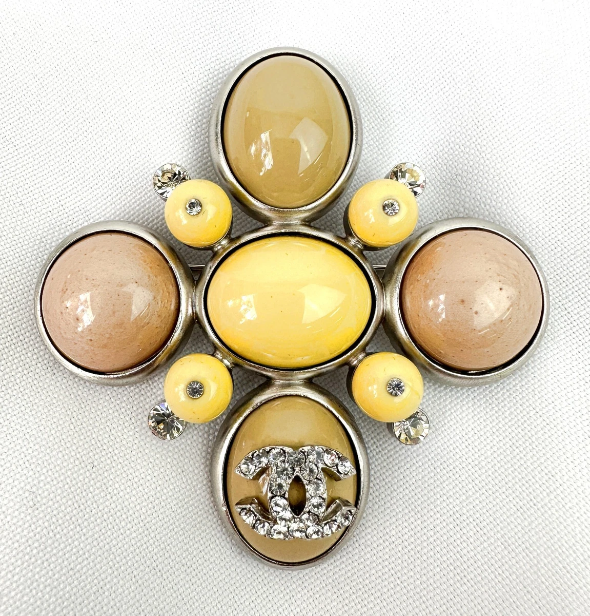 Chanel metal pearl button - Gem