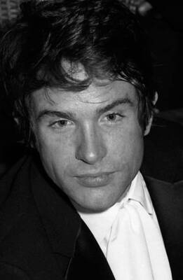Warren Beatty at Flea In Her Ear Premiere Party on October 18- 1968 Old Photo 1