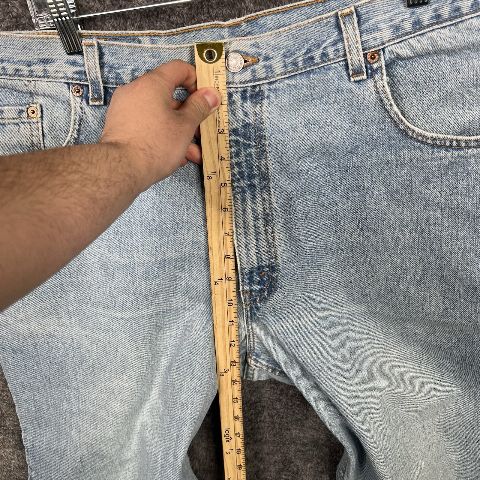 Vintage Levi’s 560 Loose Fit Tapered Leg USA Denim Jeans 90s Sz 40x32 Light Wash thumbnail 3