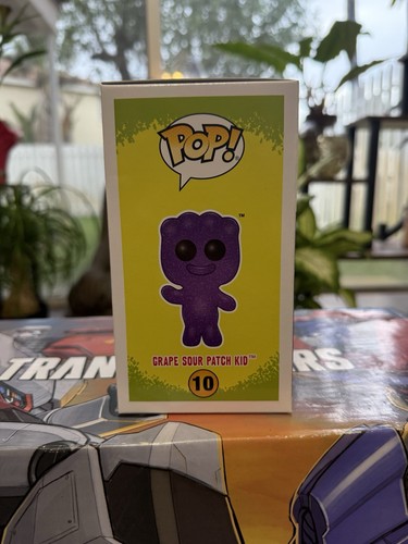 MINT Grape Sour Patch Kids Sour Patch Kids Limited Edition Funko Pop #10 - Picture 2 of 6