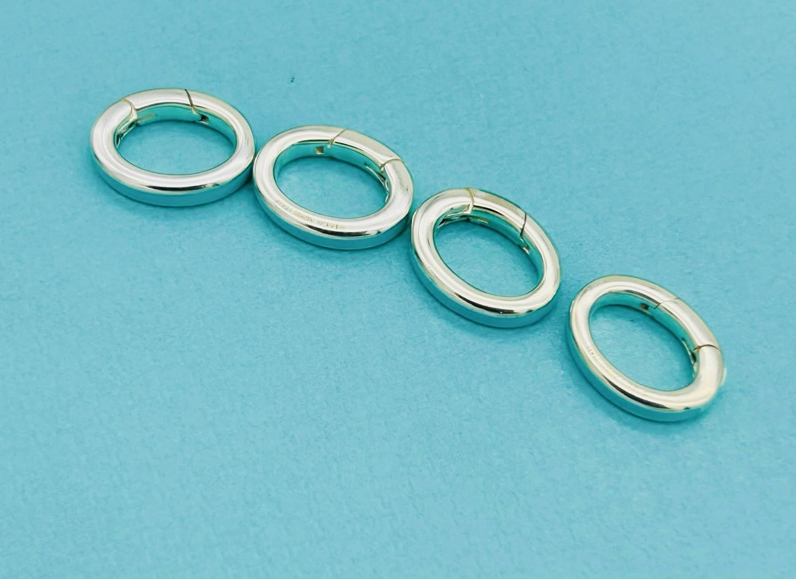 Tiffany & Co. 925 Silver Blue Enamel Clasping Link New Retired ONE Link