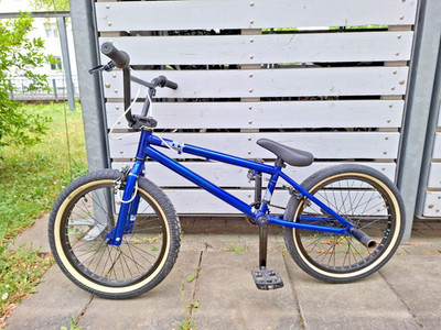 Felt Bikes Vault BMX Fahrrad 20 Zoll Blau Mit Pegs Hinten drehbarer Lenker