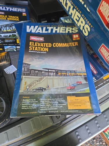 Walthers 4563 Elevated Commuter Station