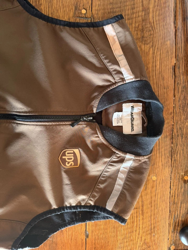 UPS Weargaurd United Parcel Service Vest  L - Image 3 of 4