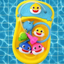 PINKFONG Shark Family Soft Figures 5EA and a Scoop Net for Bath Play