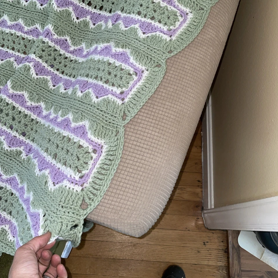 Tiro afgano 54 X70 hecho a mano verde y púrpura Foto 2 de 2